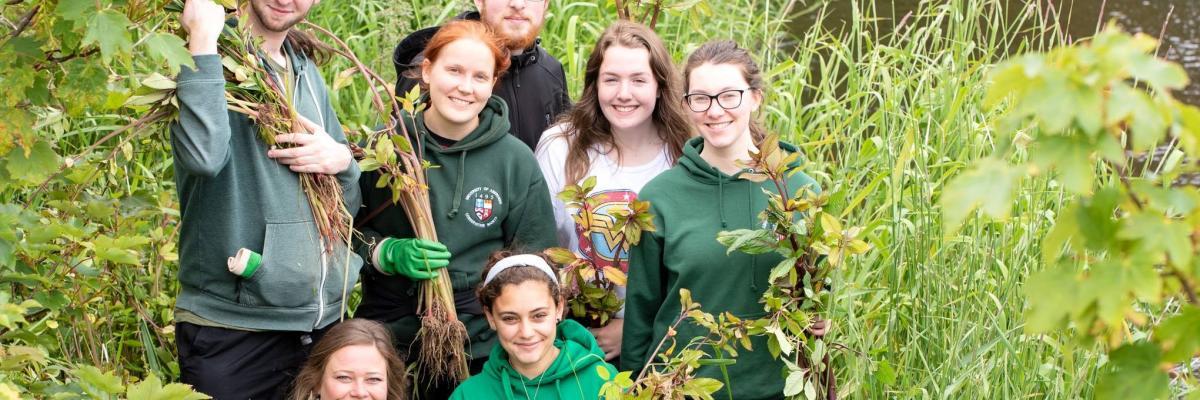 Students volunteering